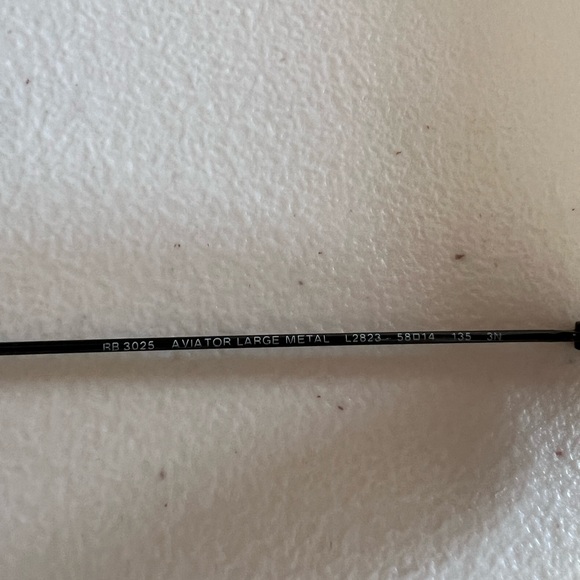 Black Aviator Ray Ban Sunglasses - Picture 5 of 6